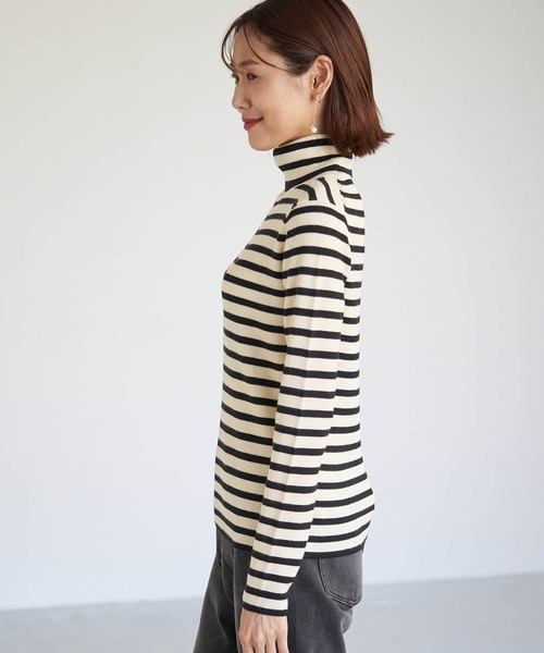 ROPE' PICNIC(ロペピクニック)の「【WEB限定カラー:ベージュ】アンチピリングリブタートルニットプルオーバー(ニット/セーター・レディース・ブラック/ベージュ/オフホワイト/オレンジ/グリーン/ホワイト系その他5/ブルー系その他4・38)」の17枚目の写真