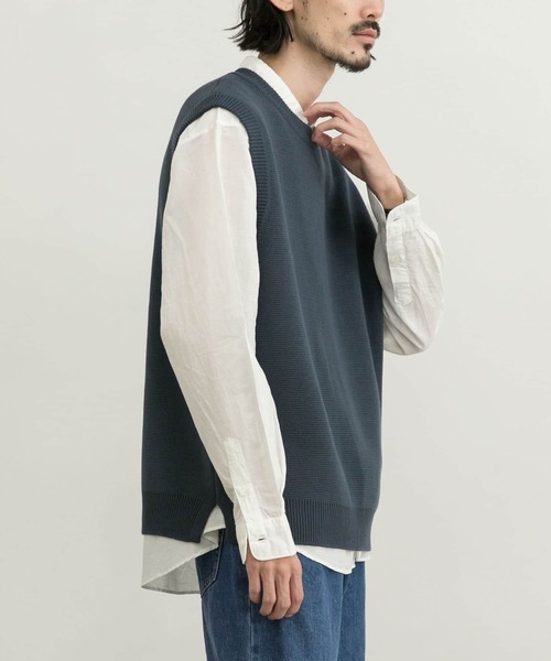 URBAN RESEARCH（アーバンリサーチ）の「ミラノリブクルーニットベスト（ベスト・メンズ・オフホワイト/ブラック/ライトグレー/グレー系その他・MEDIUM/LARGE/X-LARGE）」の4枚目の写真