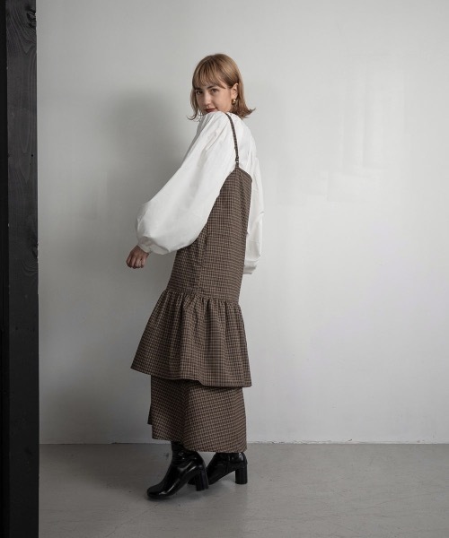 lawgy(ラウジー)の「tiered plaid cami op(ワンピース・レディース・ベージュ/ブラウン・FREE)」の6枚目の写真