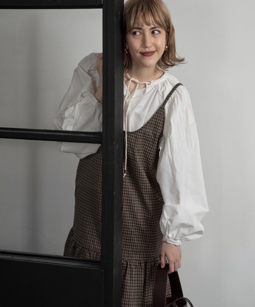 lawgy(ラウジー)の「tiered plaid cami op(ワンピース・レディース・ベージュ/ブラウン・FREE)」の8枚目の写真
