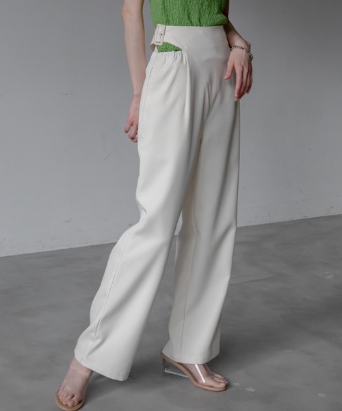 VACANCY（ヴァカンシー）の「アシンメトリーカットアウトストレートパンツ（その他パンツ・レディース・ホワイト/チャコールグレー/ダークパープル・FREE/SMALL）」の7枚目の写真