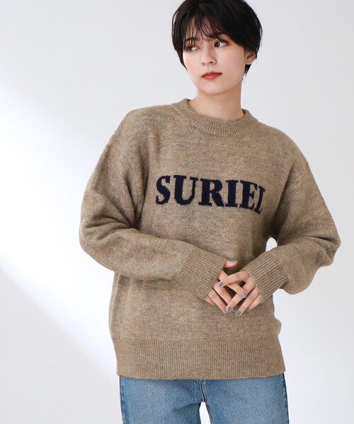 THE SHOP TK (ザ ショップ ティーケー )の「◆【洗える】クルーネックロゴニット(ニット/セーター・レディース・ダークグリーン/オフホワイト/サンドベージュ・12/13)」の2枚目の写真