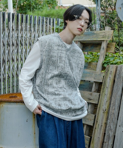 FOLLOWIN（フォロウィン）の「【UNISEX】パターンオーバーフィットVネックベスト（ベスト・メンズ・ブラック/ネイビー/グレー・FREE）」の3枚目の写真