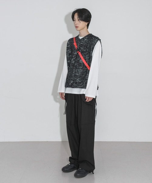 FOLLOWIN（フォロウィン）の「【UNISEX】パターンオーバーフィットVネックベスト（ベスト・メンズ・ブラック/ネイビー/グレー・FREE）」の8枚目の写真