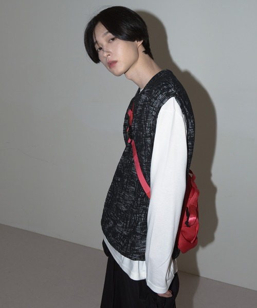 FOLLOWIN（フォロウィン）の「【UNISEX】パターンオーバーフィットVネックベスト（ベスト・メンズ・ブラック/ネイビー/グレー・FREE）」の9枚目の写真