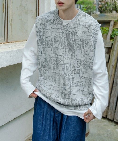 FOLLOWIN（フォロウィン）の「【UNISEX】パターンオーバーフィットVネックベスト（ベスト・メンズ・ブラック/ネイビー/グレー・FREE）」の5枚目の写真