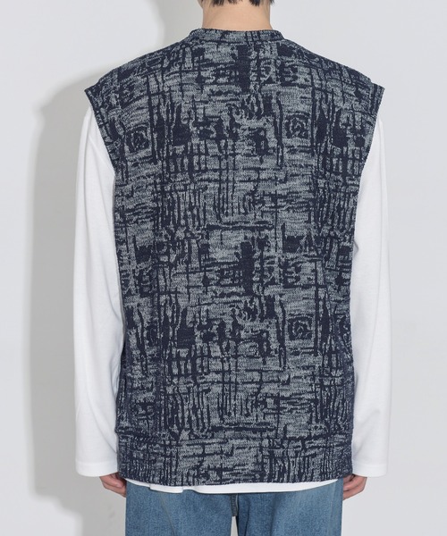 FOLLOWIN（フォロウィン）の「【UNISEX】パターンオーバーフィットVネックベスト（ベスト・メンズ・ブラック/ネイビー/グレー・FREE）」の7枚目の写真