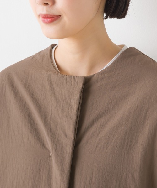 OMNES（オムネス）の「撥水加工ステッチレスサイドZIPコート（その他アウター・レディース・ブラック/ベージュ/アイボリー/カーキ/モカ/ネイビー/グレイッシュベージュ・FREE）」の22枚目の写真