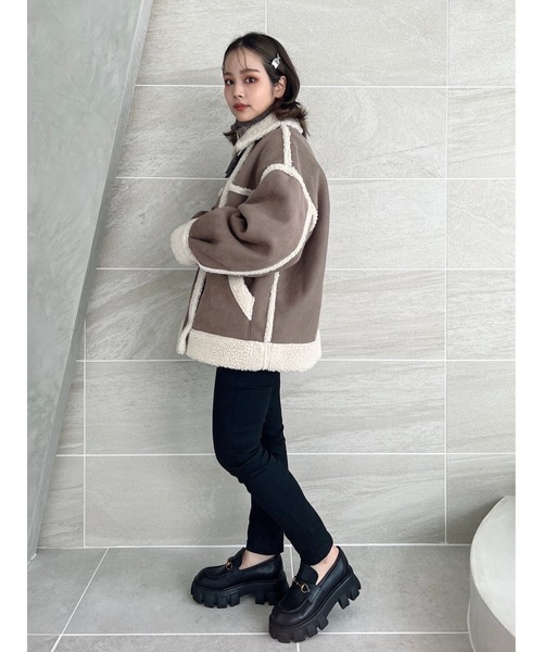 JUMELLE（ジュメロ）の「ボアフライトジャケット（ムートンコート・レディース・アイボリー/グレイッシュベージュ・FREE）」の19枚目の写真