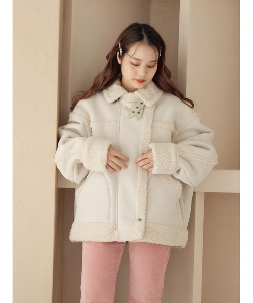 JUMELLE（ジュメロ）の「ボアフライトジャケット（ムートンコート・レディース・アイボリー/グレイッシュベージュ・FREE）」の4枚目の写真