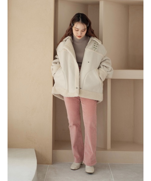 JUMELLE（ジュメロ）の「ボアフライトジャケット（ムートンコート・レディース・アイボリー/グレイッシュベージュ・FREE）」の18枚目の写真