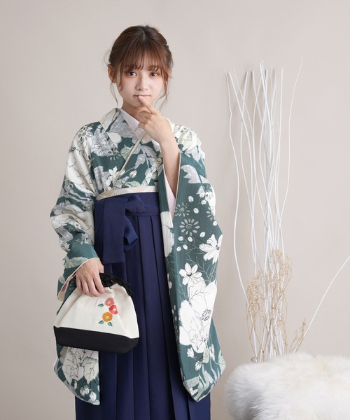 utatane（ウタタネ）の「袴セット 渋緑に大きな花（着物）」 - WEAR