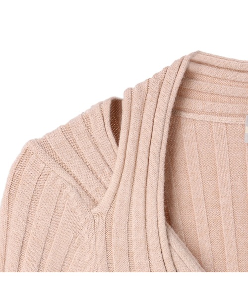 Guess（ゲス）の「Gabrielle Dress Sweater（ニット/セーター・レディース・ブラック/ベージュ・X-SMALL/SMALL/MEDIUM）」の14枚目の写真