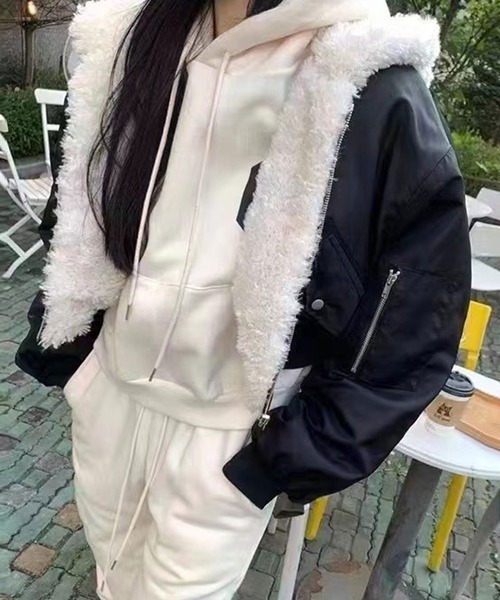 SPIGA（スピーガ）の「リバーシブルボアショートMA-1（MA-1・レディース・カーキ/ブラック・FREE）」の2枚目の写真