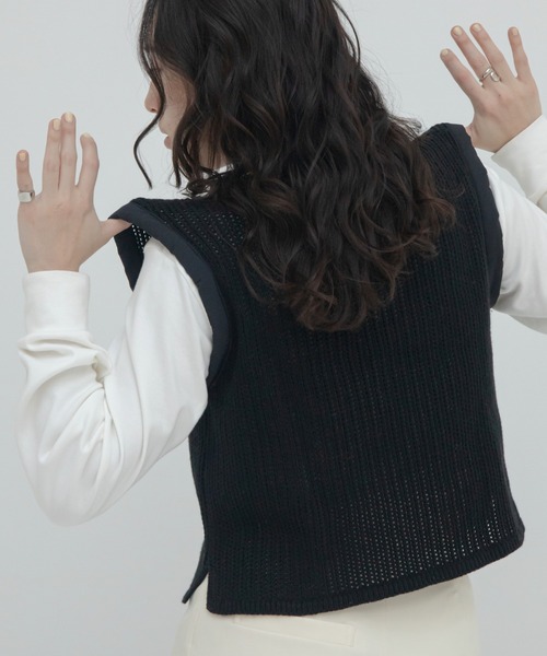 VACANCY（ヴァカンシー）の「パイピングニットベスト（ベスト・レディース・アイボリー/ブラック・FREE）」の16枚目の写真