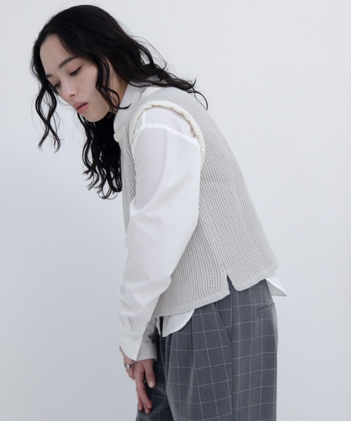 VACANCY（ヴァカンシー）の「パイピングニットベスト（ベスト・レディース・アイボリー/ブラック・FREE）」の4枚目の写真