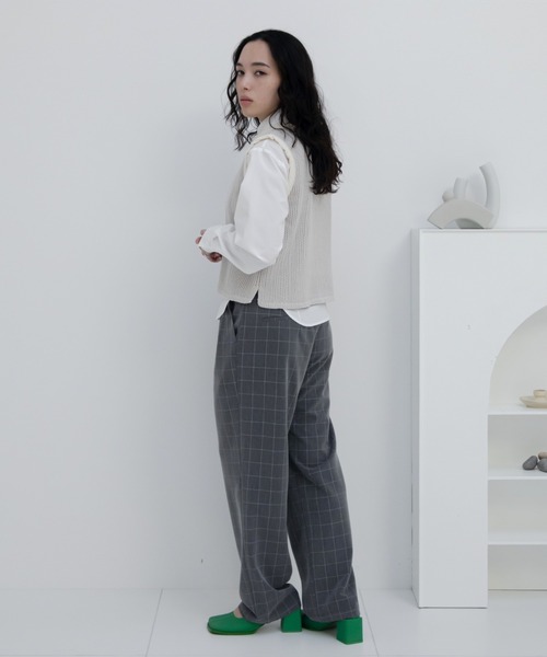 VACANCY（ヴァカンシー）の「パイピングニットベスト（ベスト・レディース・アイボリー/ブラック・FREE）」の11枚目の写真