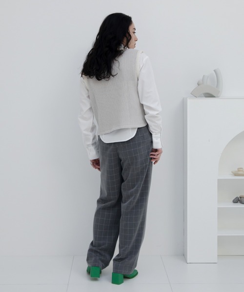 VACANCY（ヴァカンシー）の「パイピングニットベスト（ベスト・レディース・アイボリー/ブラック・FREE）」の12枚目の写真