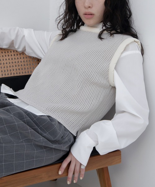 VACANCY（ヴァカンシー）の「パイピングニットベスト（ベスト・レディース・アイボリー/ブラック・FREE）」の5枚目の写真