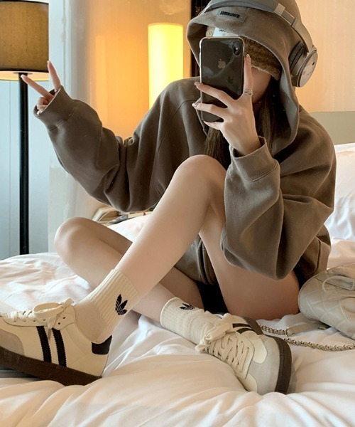 Vipoa(ヴィポア)の「ラインジャーマントレーナースニーカー(スニーカー・レディース・グレー/ベージュ・SMALL/MEDIUM/LARGE)」の12枚目の写真