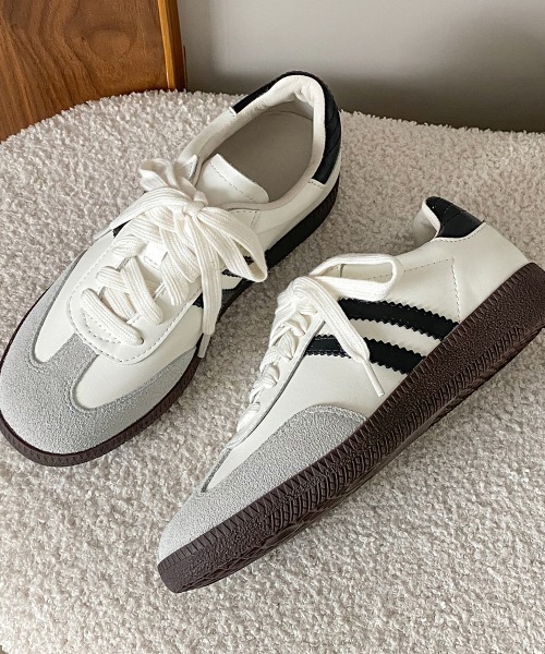 Vipoa(ヴィポア)の「ラインジャーマントレーナースニーカー(スニーカー・レディース・グレー/ベージュ・SMALL/MEDIUM/LARGE)」の21枚目の写真