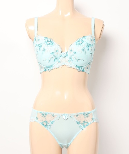 Triumph(トリンプ)の「【カラバリ豊富!WEB限定ブラ&ショーツセット】トリンプ 美胸ソフトブラ クラッシーペタルズ【D,E,Fカップ】(ブラ&ショーツ・レディース・ホワイト/ブルー/ピンク/グリーン/チェリーピンク/ダークグリーン/バイオレット/ブラウン/ベージュ/パープル/ブラック/ライトピンク・D75/D80/E75/F75/F80/D65/E70/E80/F65/D70/E65/F70)」の20枚目の写真