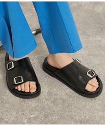 ダブルバックルサンダル