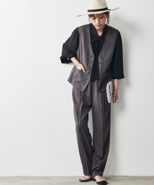 CHIC STYLE（シックスタイル）の「＜大きいサイズ＞レーヨン麻2タックワイドストレートパンツ シックスタイル（その他パンツ・レディース・ベージュ/チャコール・5L/L/3L/4L/LL）」の10枚目の写真