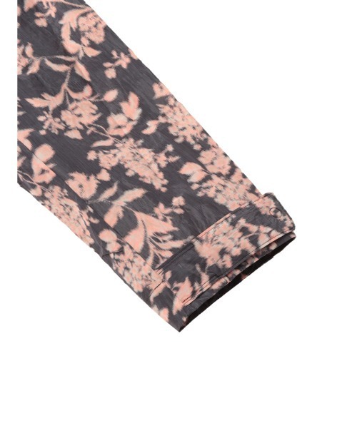 JNBY（ジェーエヌビーワイ）の「Oversized Unique-pattern Stand-collar Polyester Jacket（ブルゾン・レディース・ブラック系その他/ホワイト系その他・36/40）」の17枚目の写真