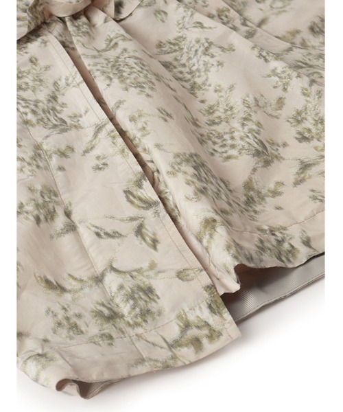 JNBY（ジェーエヌビーワイ）の「Oversized Unique-pattern Stand-collar Polyester Jacket（ブルゾン・レディース・ブラック系その他/ホワイト系その他・36/40）」の11枚目の写真