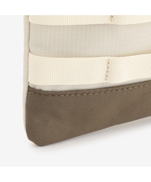 tommy jeans（トミー ジーンズ）の「スケーターボーイサコッシュ（ショルダーバッグ・メンズ・アイボリー/ブラック・FREE）」の8枚目の写真