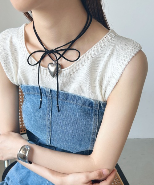 iso（イソ）の「ハート フェイクスエードチョーカー（チョーカー・レディース・シルバー・FREE）」の2枚目の写真