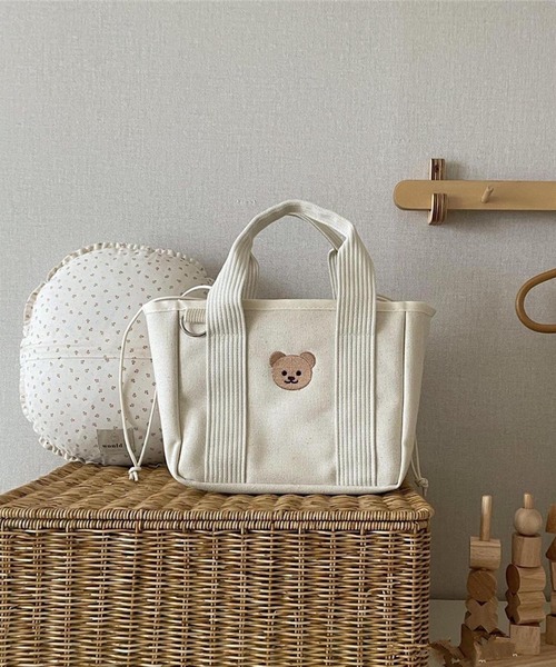 Mignonjour（ミニョンジュール）の「Mignonjour/くまミニトートバッグ M2187（トートバッグ・レディース・アイボリー/ブラック/ブラック系1・FREE）」の3枚目の写真