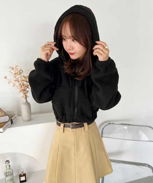 CLEA（クレア）の「クロップド丈ボアフリースパーカー（パーカー・レディース・アイボリー/ブラック・L/M）」の20枚目の写真