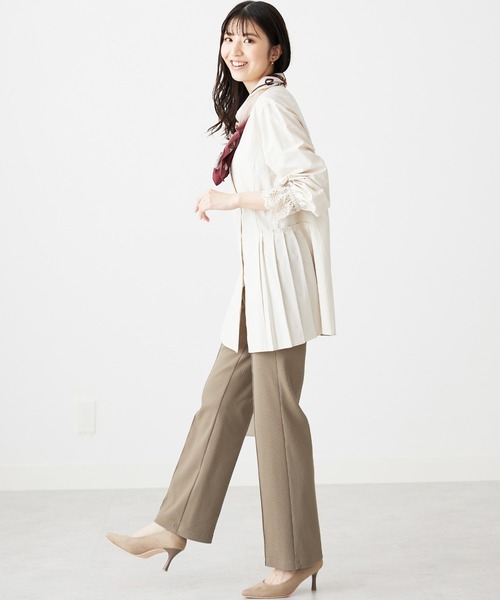 BELLUNA PLUS(ベルーナ)の「ストレッチジャカードフレアーパンツ70丈(その他パンツ・レディース・ベージュ系その他/ブラック/モスグリーン/ダークパープル・SMALL/LARGE/MEDIUM/X-LARGE)」の10枚目の写真