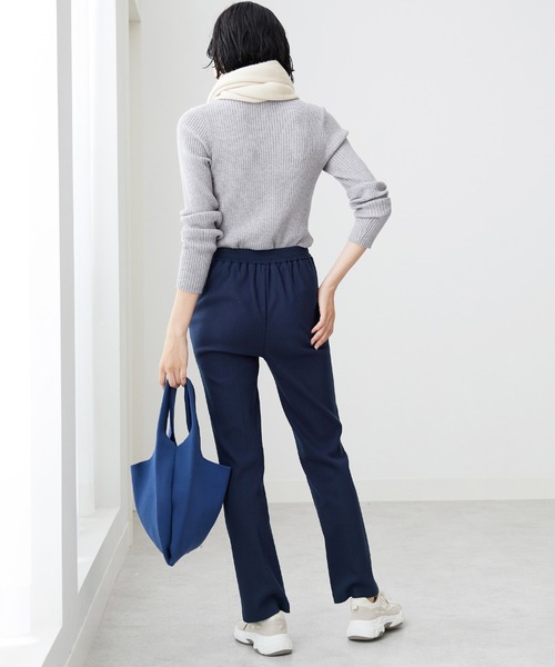 BELLUNA PLUS(ベルーナ)の「ストレッチジャカードフレアーパンツ70丈(その他パンツ・レディース・ベージュ系その他/ブラック/モスグリーン/ダークパープル・SMALL/LARGE/MEDIUM/X-LARGE)」の20枚目の写真