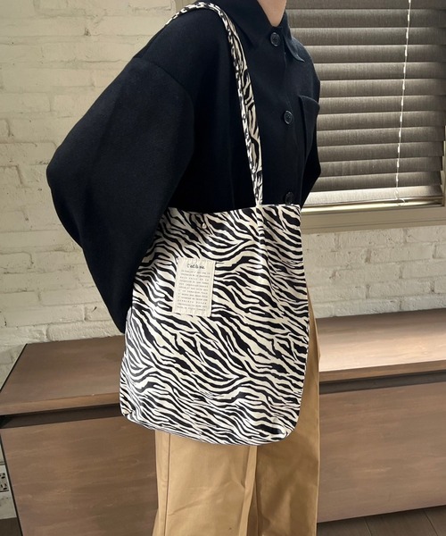 Me%（ミィパーセント）の「フェイクスエードタックトート  964988（トートバッグ・レディース・ブラック/グレー/その他・FREE）」の19枚目の写真