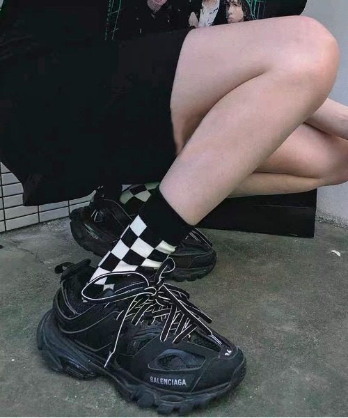 .KOM（ドットコム）の「『.KOM/ドットケーオーエム』チェッカーフラッグソックス【Y】【CN】（ソックス/靴下・メンズ・グリーン/キャメル/ブラック/レッド/パープル・FREE）」の2枚目の写真