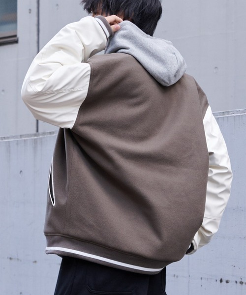 COLONY 2139(コロニートゥーワンスリーナイン)の「ジャージメルトンスタジャン(スタジャン・メンズ・グレイッシュベージュ/ブラック/ブラック系その他・LARGE/MEDIUM)」の1枚目の写真