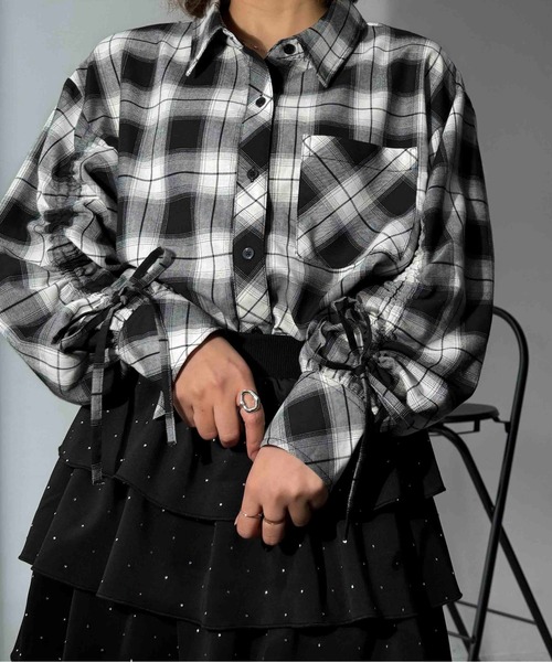 AS KNOW AS plus（アズノゥアズプラス）の「☆袖ドロスト クロップド丈シャツ（シャツ/ブラウス・レディース・オフホワイト/カーキ/ブルー系/ベージュ系/ブルー系1/イエロー系1/レッド系/ブラック系/ピンク系2/ブラック系2/ホワイト系2/ホワイト系その他/ブラック系その他/ブルー系その他/グレー系3/ホワイト系3/ブラック系3/ブラック系4/ネイビー系/サックスブルー系・FREE）」の9枚目の写真