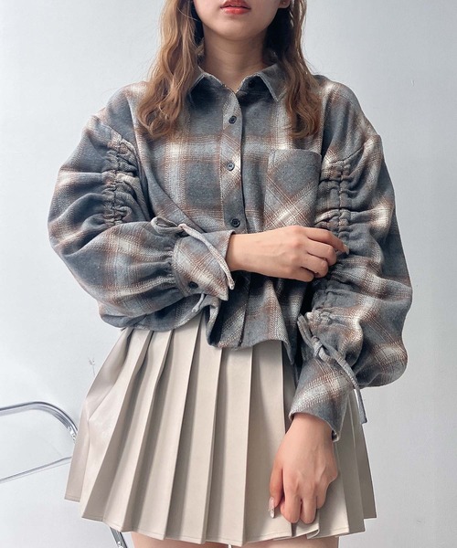 AS KNOW AS plus（アズノゥアズプラス）の「☆袖ドロスト ダブルポケットシャツ（シャツ/ブラウス・レディース・オフホワイト/カーキ/ブルー系/ベージュ系/ブルー系1/イエロー系1/レッド系/ブラック系/ピンク系2/ブラック系2/ホワイト系2/ホワイト系その他/ブラック系その他/ブルー系その他/グレー系3/ホワイト系3/ブラック系3・FREE）」の9枚目の写真