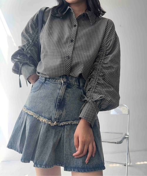 AS KNOW AS plus(アズノゥアズプラス)の「☆袖ドロスト クロップド丈シャツ(シャツ/ブラウス・レディース・オフホワイト/カーキ/ブルー系/ベージュ系/ブルー系1/イエロー系1/レッド系/ブラック系/ピンク系2/ブラック系2/ホワイト系2/ホワイト系その他/ブラック系その他/ブルー系その他/グレー系3/ホワイト系3/ブラック系3/ブラック系4/ネイビー系/サックスブルー系/ブラック系5/ブルー系5/ホワイト系5/イエロー系5/ブラック系6/ピンク系6/ライトグリーン系6/ブラウン系6/ライトグリーン系2/レッド系2・FREE)」の14枚目の写真