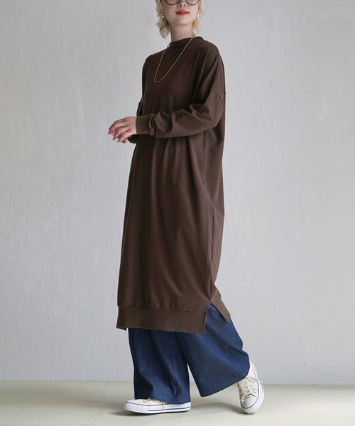 zootie(ズーティー)の「【見た目はON、着心地はOFF。】こなれリラックス 長袖バックタックワンピース(シャツワンピース・レディース・ブラウン/グレイッシュベージュ/オフホワイト/ブルー/ブラック/ブラック×ホワイト/ネイビー/ダークブラウン/ダークグリーン/杢グレー・M)」の5枚目の写真