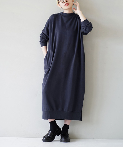 zootie(ズーティー)の「【見た目はON、着心地はOFF。】こなれリラックス 長袖バックタックワンピース(シャツワンピース・レディース・ブラウン/グレイッシュベージュ/オフホワイト/ブルー/ブラック/ブラック×ホワイト/ネイビー/ダークブラウン/ダークグリーン/杢グレー・M)」の9枚目の写真