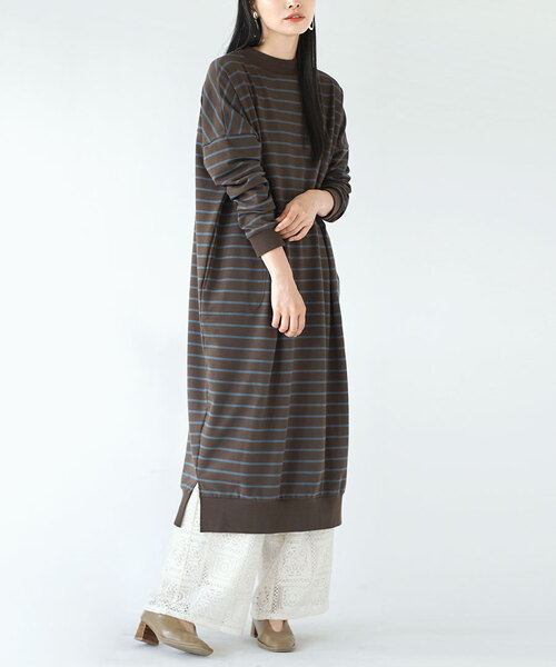 zootie(ズーティー)の「【見た目はON、着心地はOFF。】こなれリラックス 長袖バックタックワンピース(シャツワンピース・レディース・ブラウン/グレイッシュベージュ/オフホワイト/ブルー/ブラック/ブラック×ホワイト/ネイビー/ダークブラウン/ダークグリーン/杢グレー・M)」の6枚目の写真