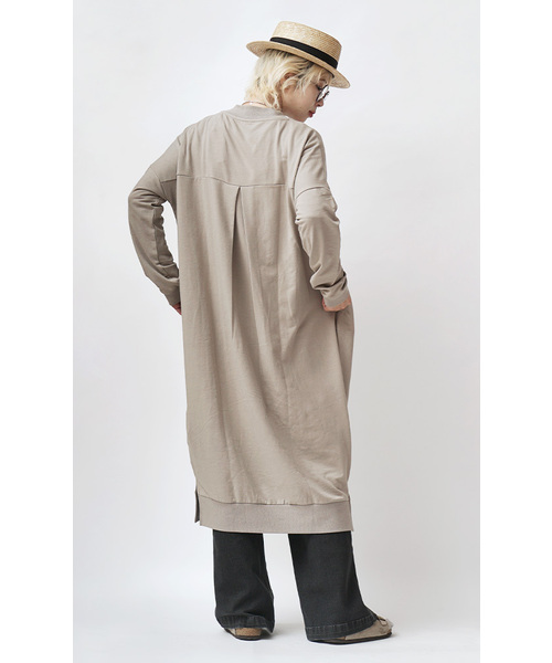 zootie(ズーティー)の「【見た目はON、着心地はOFF。】こなれリラックス 長袖バックタックワンピース(シャツワンピース・レディース・ブラウン/グレイッシュベージュ/オフホワイト/ブルー/ブラック/ブラック×ホワイト/ネイビー/ダークブラウン/ダークグリーン/杢グレー・M)」の15枚目の写真