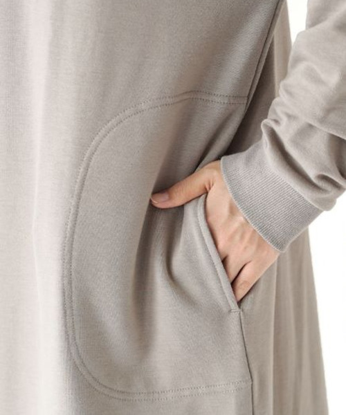 zootie(ズーティー)の「【見た目はON、着心地はOFF。】こなれリラックス 長袖バックタックワンピース(シャツワンピース・レディース・ブラウン/グレイッシュベージュ/オフホワイト/ブルー/ブラック/ブラック×ホワイト/ネイビー/ダークブラウン/ダークグリーン/杢グレー・M)」の22枚目の写真