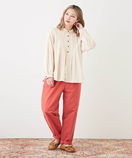 CUBE SUGAR（キューブシュガー）の「無地コットンポプリン前タックギャザーシャツ（シャツ/ブラウス・レディース・ボルドー/ネイビー/ナチュラル・M）」の6枚目の写真