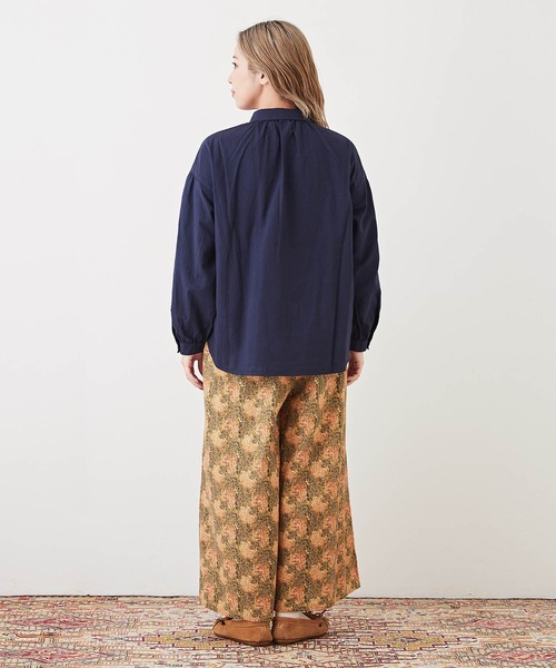 CUBE SUGAR（キューブシュガー）の「無地コットンポプリン前タックギャザーシャツ（シャツ/ブラウス・レディース・ボルドー/ネイビー/ナチュラル・M）」の14枚目の写真