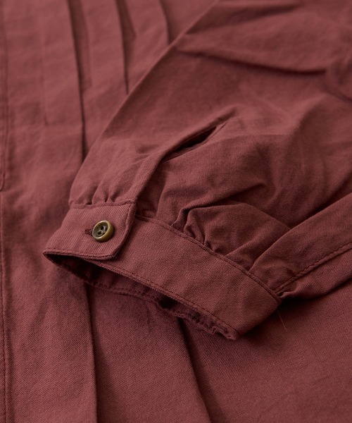 CUBE SUGAR（キューブシュガー）の「無地コットンポプリン前タックギャザーシャツ（シャツ/ブラウス・レディース・ボルドー/ネイビー/ナチュラル・M）」の19枚目の写真